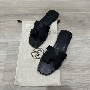 Hermes Oran Sandals Women’s Size EU 37 Leather Classic Slides Black